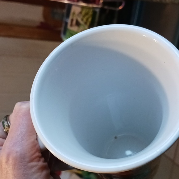 Kitchen Tall Coffee Cup Poppies & Butterfly Signed. - Picture 4 of 4